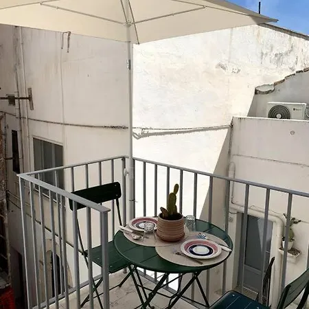 Casetta Del Vicolo Orologio Cisternino Exterior foto